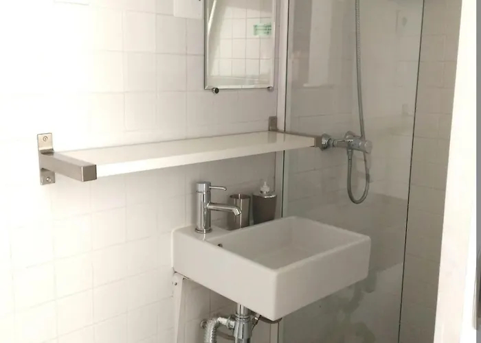 Pequeno Com Terraco شقة